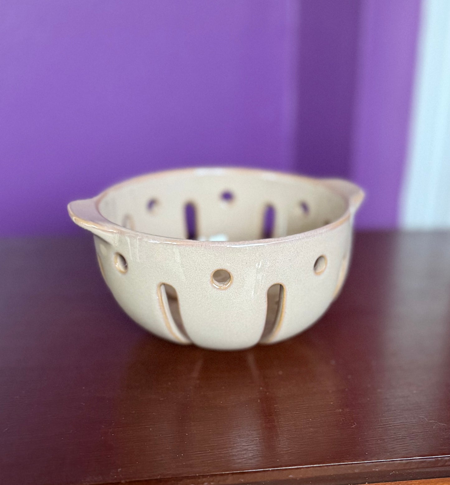 Berry Bowl -Beige