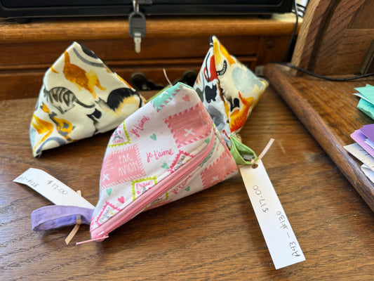 Pyramid Zipper Bag